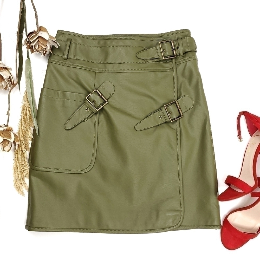 G By Giuliana Green Vegan Leather Buckle Skirt 4 - Picture 3 of 14